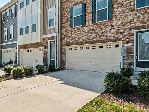 2nd image of 8311 Amber Beacon Cir