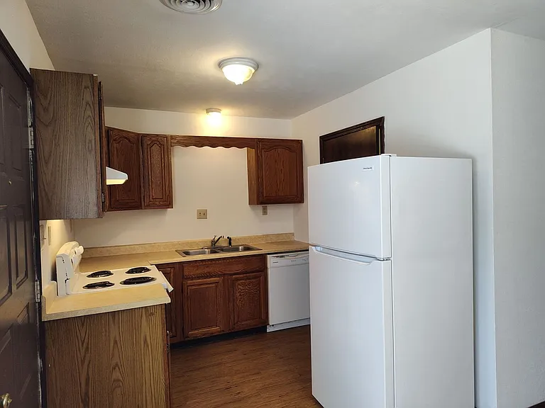 601 Boxwood Dr #1-6 — Photo 8