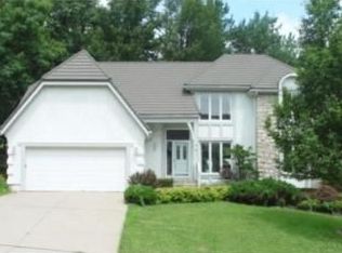 308 NE Brockton Dr, Lees Summit, MO 64064