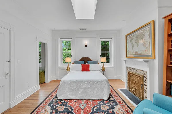 Sold by Corcoran | media 8