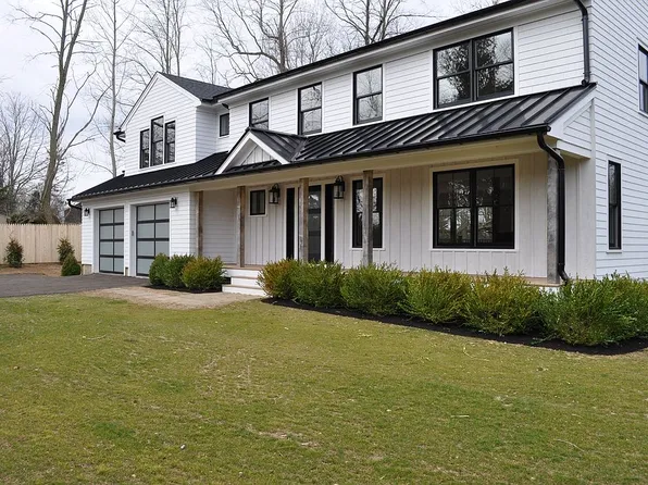 38 Aliperti Rd, Riverhead, NY 11901