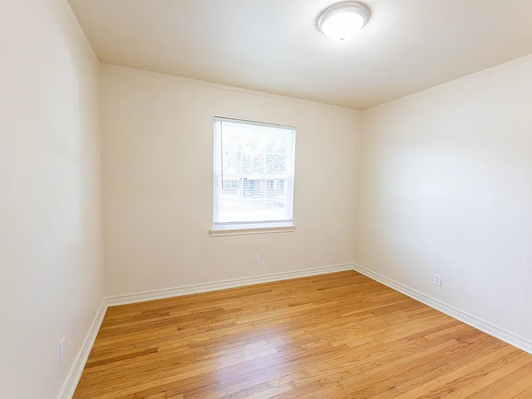 2627 Tealford Dr — Photo 12