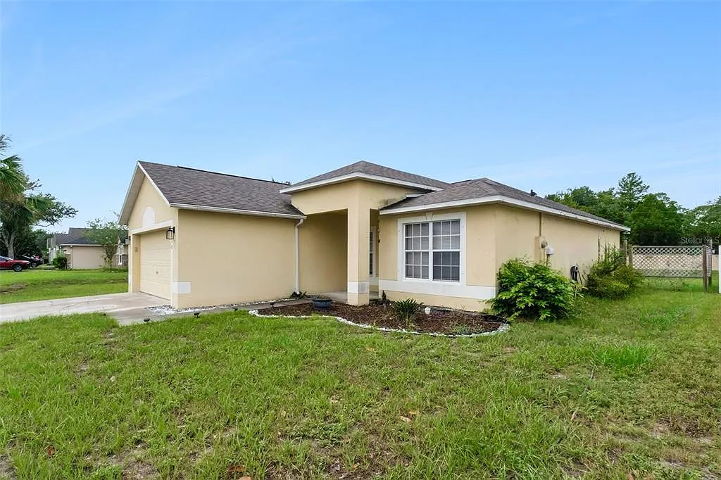 3 bed, 2.0 bath, 1312 sqft, $2,195 — Photo 3