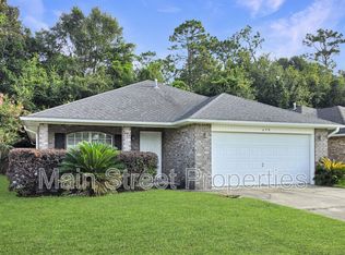 690 Mozingo Ln, Pensacola, FL 32514