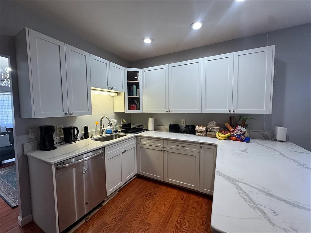 Building Photo - 19 Pearl Ave #19