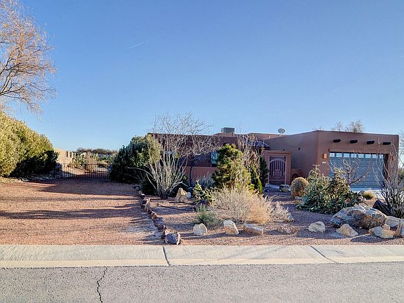 2nd image of 136 Coues Deer Ave