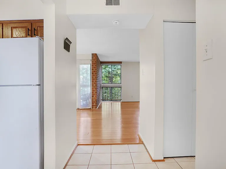 1526 Moorings Dr #12B — Photo 23