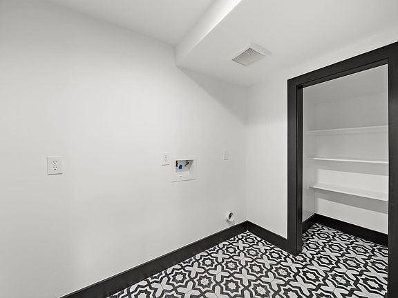 3rd image of 113 Delmar St #0