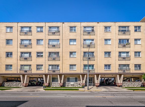 2nd image of 2920 N Harlem Ave APT 5J