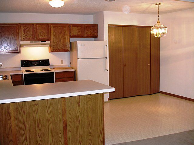 301-315 O'Neil Street Lake Mills kitchen image 5_02132017