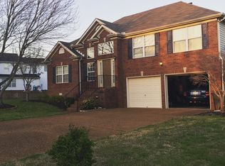 2636 Churchill Dr, Thompsons Station, TN 37179