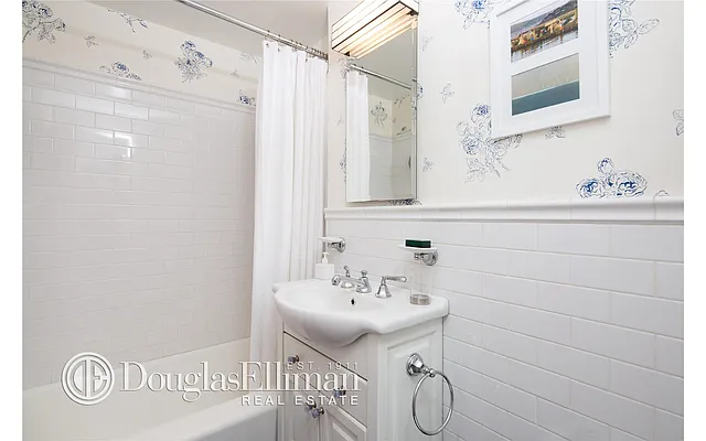 Sold by Douglas Elliman | media 15