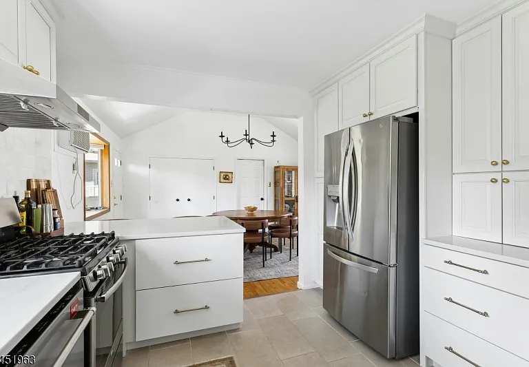 329 Maplewood Ave — Photo 8