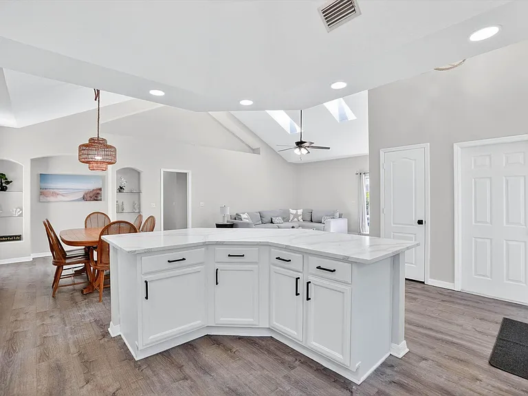 6781 Veronica Ct — Photo 20
