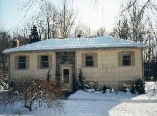 4 Bradley Dr, Hopewell Junction, NY 12533