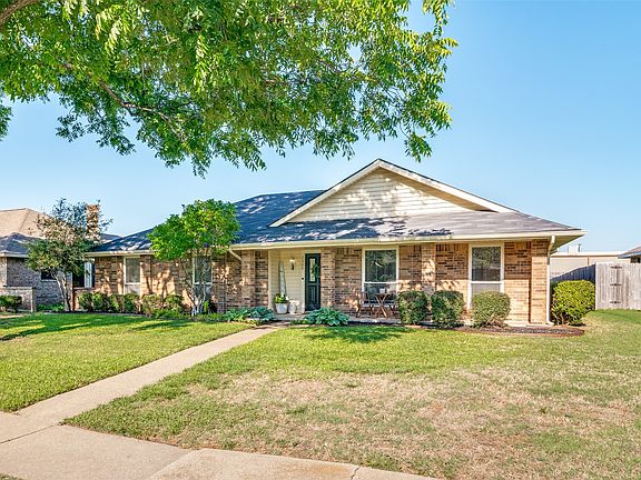 2nd image of 2309 Woodrow Way