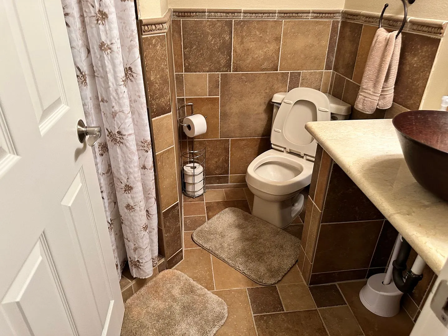 4 Bedroom, 3.5 Bathroom Home — Photo 4