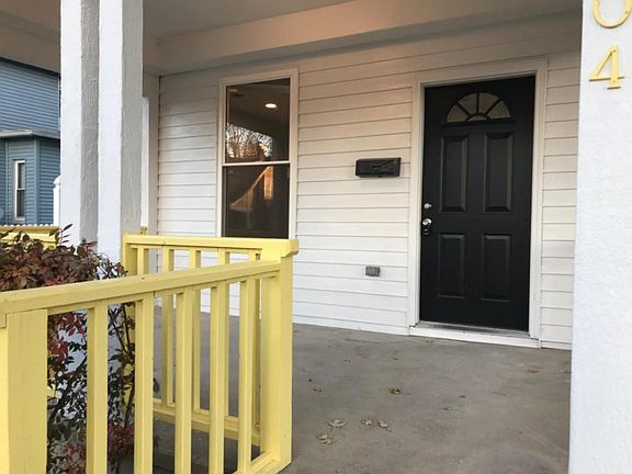 3rd image of 304 N Miami Ave