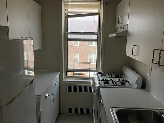 Rented by Contact Realty | media 6