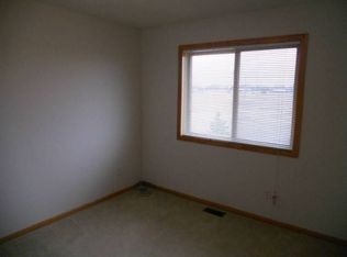 9547 Park Place Dr, Monticello, MN 55362