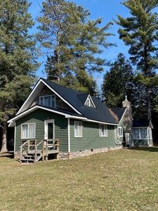 2677 East Dr, Mio, MI, 48647