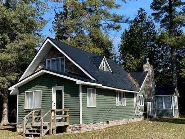 2677 East Dr, Mio, MI 48647