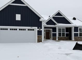 9212 S Overlook Way, Franklin, WI 53132