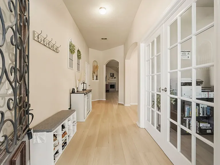 8022 Atwood Hills Ln — Photo 4