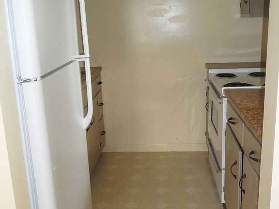 5th image of 131 Ross Dr APT 5