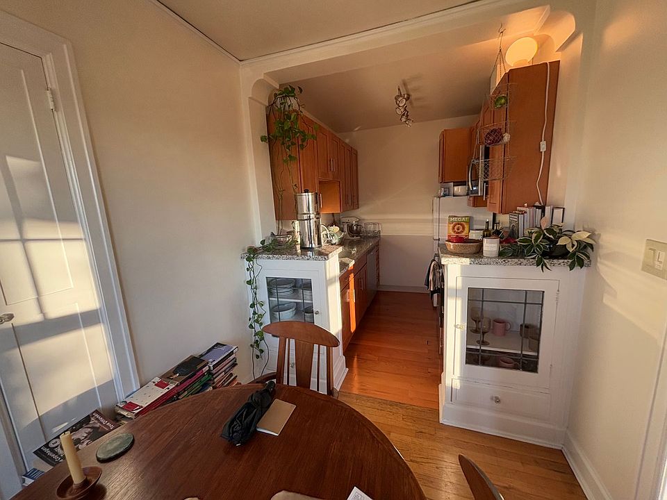 1st image of 5005 Phinney Ave N #18020679