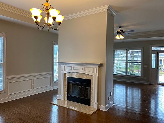 Double-sided fireplace
