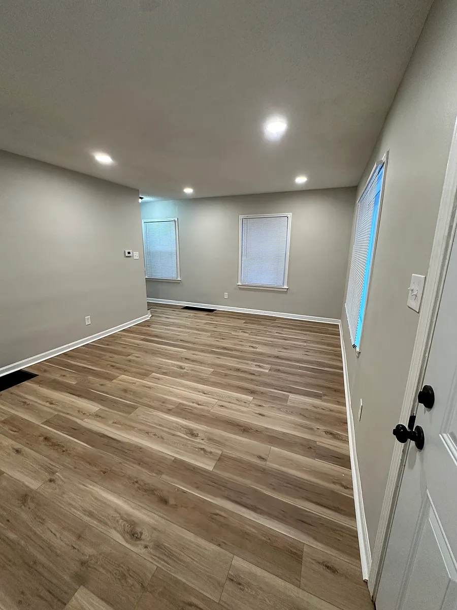 Building Photo - 2869 Ruhl Ave #2867