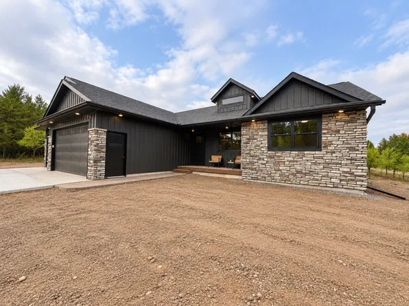 9160 S 24th Avenue, Eau Claire, WI 54703