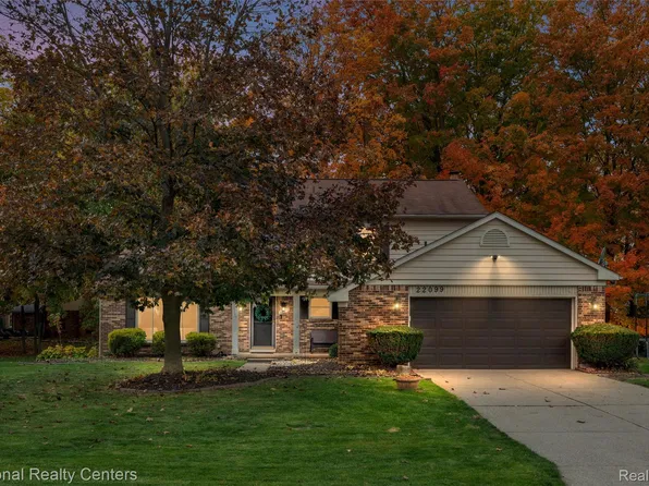 22099 Shadybrook Dr, Novi, MI 48375