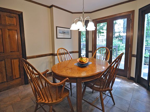 4th image of 9809 Grasmere Dr