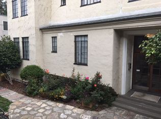 393 Fairmount Ave #202, Oakland, CA 94611