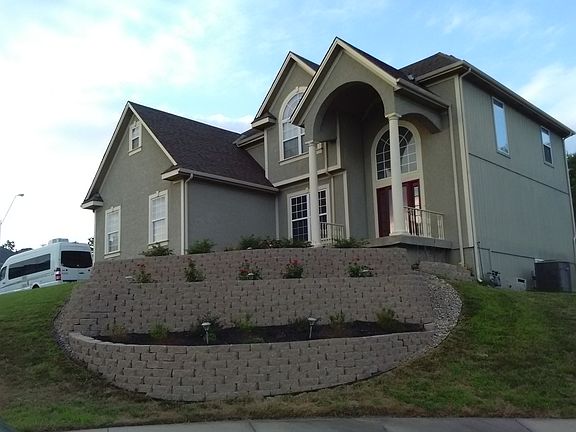 2nd image of 6005 Woodland Ave