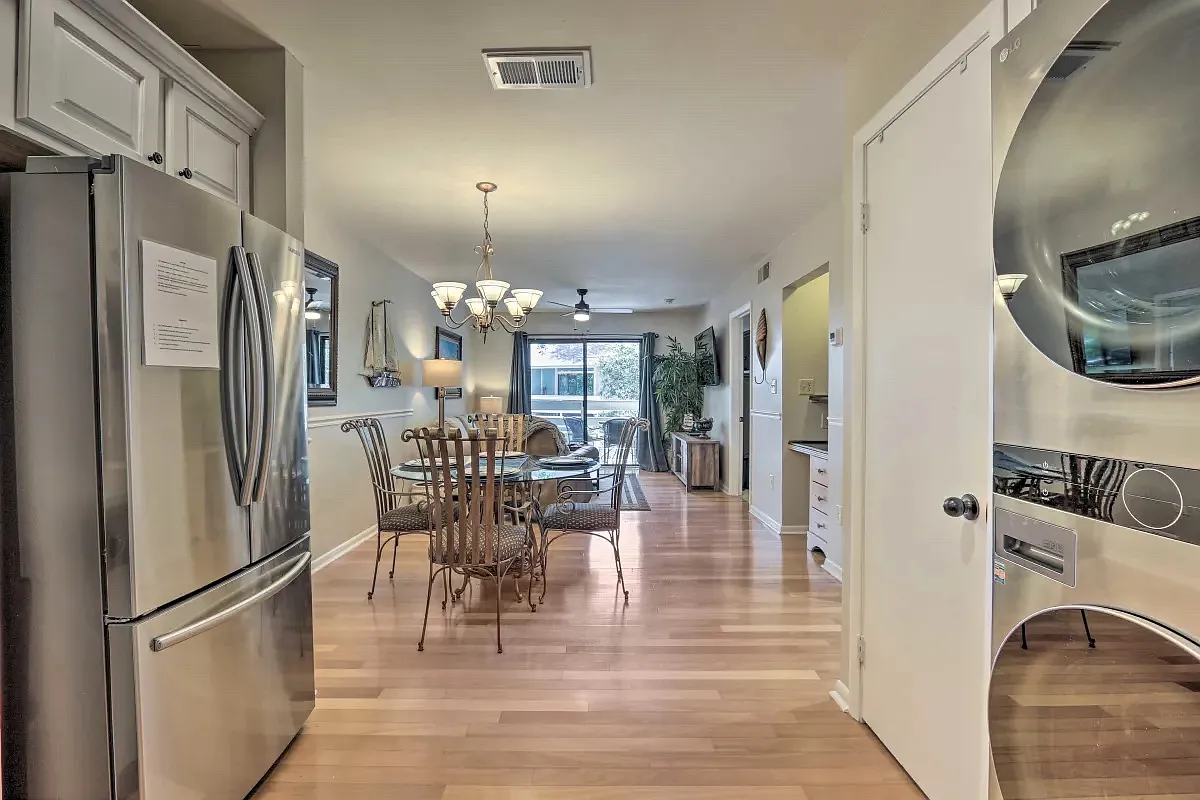2 bed, 757 sqft, $2,700 — Photo 2