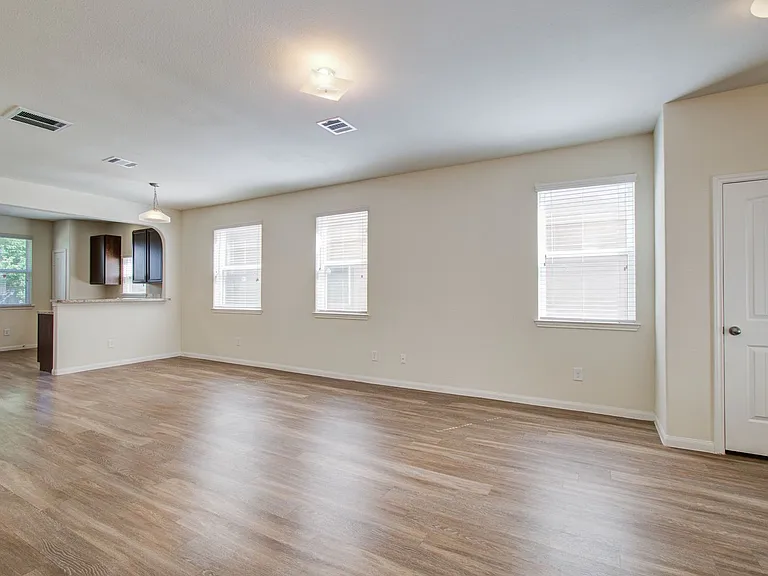 10410 Solitude Way — Photo 8