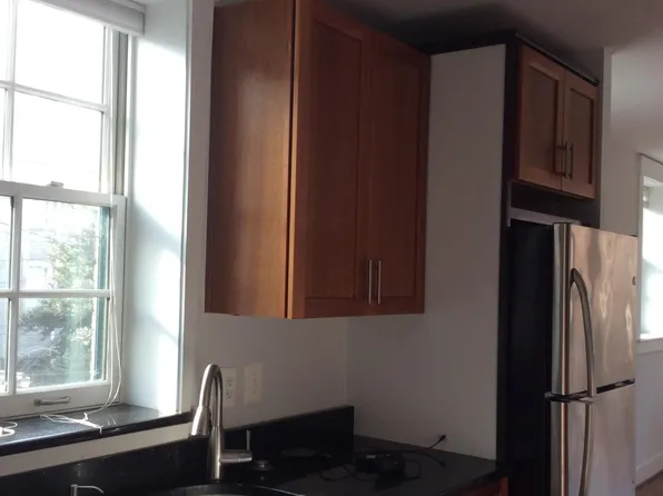 510 8th St NE #4, Washington, DC 20002