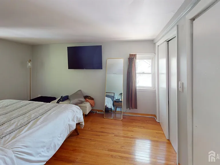22 Wilson Ave — Photo 26