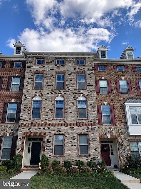 1st image of 22657 Naugatuck Sq
