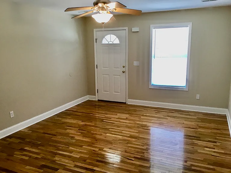 546 Hampton Way #1 — Photo 7
