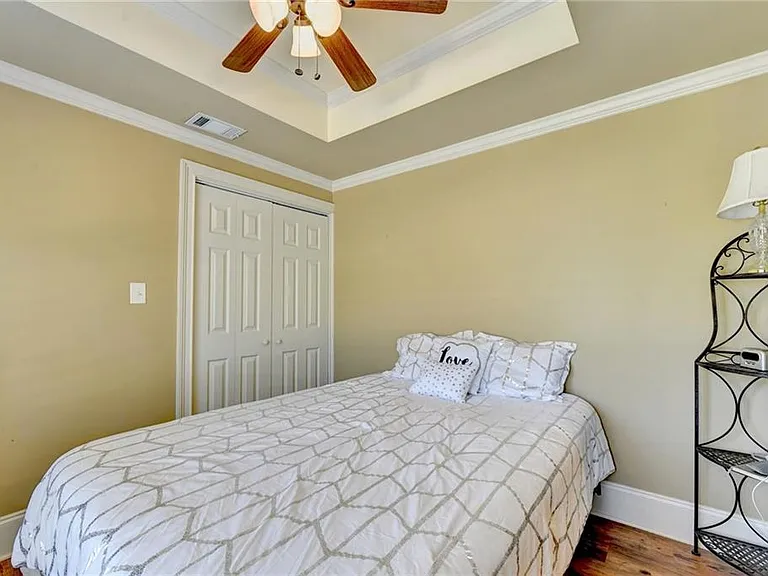 8910 Pinehurst Cv — Photo 88