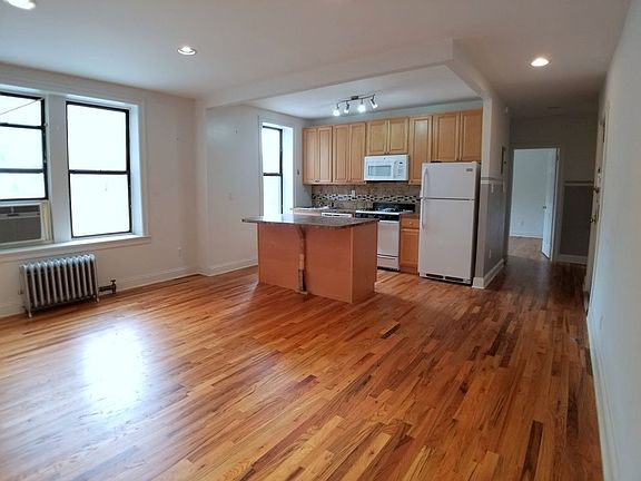 2nd image of 635 E 21st St #D4
