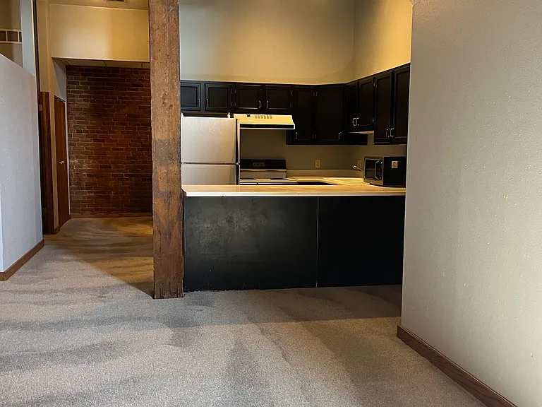 132 W B St #3J — Photo 6