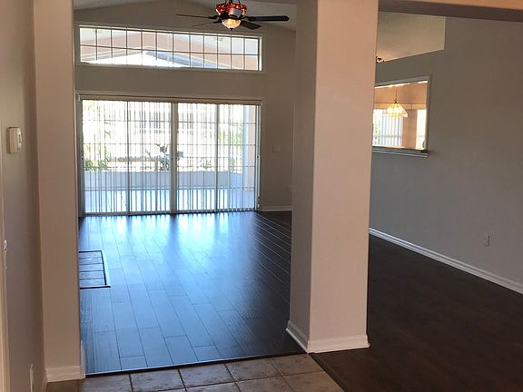 Living Rm-view from entrance