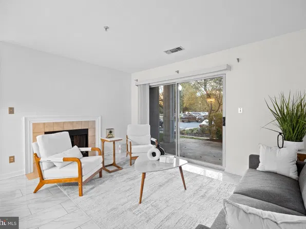 20313 Beechwood Ter Unit 101, Ashburn, VA 20147