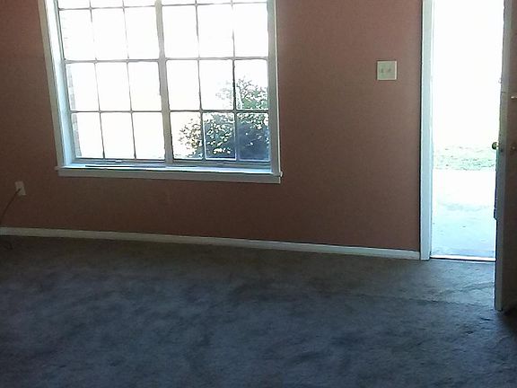 3rd image of 1063 Treadwell St #2