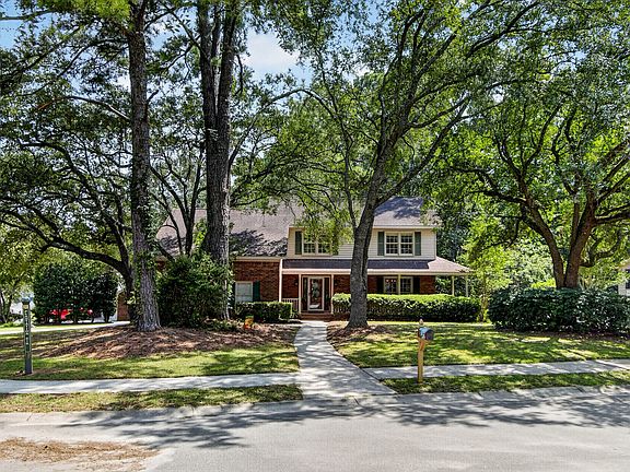 2nd image of 17 Plantation Cir